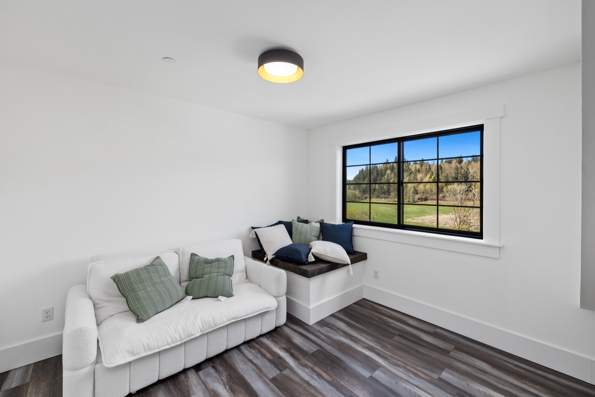 Copper Crest estate — gallery image 02